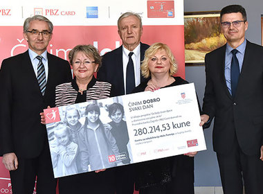 Vinkovački Centar za rehabilitaciju "Mala Terezija" dobio kombi vozilo s rampom